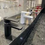 Vòi lavabo CAESAR B390CBU nóng lạnh, màu đen nhám - Ảnh 5
