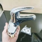 Vòi lavabo CAESAR B402CU nóng lạnh (3 lỗ) - Ảnh 2