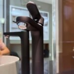 Vòi lavabo CAESAR BT571CBU nóng lạnh, màu đen nhám (kèm co chữ P) - Ảnh 3