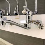 Vòi chén CAESAR K376C nóng lạnh, gắn tường - Ảnh 3