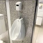 Bồn tiểu nam CAESAR U0211 treo tường, thoát ngang - Ảnh 2