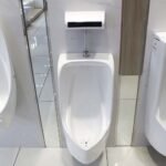 Bồn tiểu nam CAESAR U0282 treo tường, cấp nước trên, thoát ngang - Ảnh 4