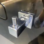 Móc áo TOTO YRH408V dòng L vuông - Ảnh 6