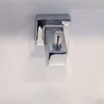 Móc áo TOTO YRH408V dòng L vuông - Ảnh 2