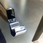 Móc áo TOTO YRH903V dòng G vuông - Ảnh 4