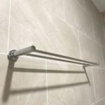 Giá treo khăn TOTO YT406W6V dòng L tròn - Ảnh 4