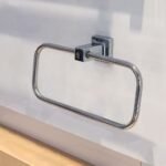 Giá treo khăn TOTO YTT408V dòng L vuông - Ảnh 2