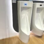 Bồn tiểu nam INAX AFU-600VAC/ BW1 (AFU600VAC) đặt sàn, xả cảm ứng điện 220V - Ảnh 2