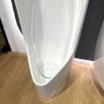 Bồn tiểu nam INAX AFU-600VAC/ BW1 (AFU600VAC) đặt sàn, xả cảm ứng điện 220V - Ảnh 3