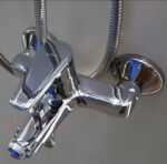 Sen cây INAX BFV-1205S (BFV1205S)  nóng lạnh, tay sen 3C massage 5 chế độ - Ảnh 2