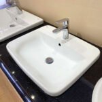 Chậu rửa mặt lavabo INAX L-2398VEC/ BW1 (L2398VEC) dương vành 3 lỗ - Ảnh 5