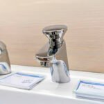 Vòi lavabo INAX LFV-P02B (LFVP02B) lạnh, ngắt nước tự động - Ảnh 3