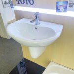 Chậu rửa mặt lavabo TOTO LHT240CS#W treo tường chân lửng - Ảnh 3