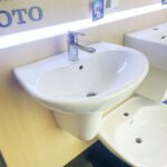 Chậu rửa mặt lavabo TOTO LHT240CS#W treo tường chân lửng - Ảnh 2