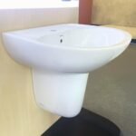 Chậu rửa mặt lavabo TOTO LHT239CR#W treo tường chân lửng - Ảnh 2