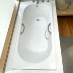 Bồn tắm TOTO PAY1510HV#W/ TVBF411 dạng xây, có tay vịn, kèm ống thải TVBF411 - Ảnh 3