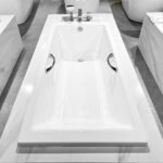 Bồn tắm TOTO PAY1520HV#W dạng xây có tay vịn - Ảnh 2