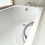 Bồn tắm TOTO PAY1710HV#W/ TVBF411 dạng xây, có tay vịn, kèm ống thải TVBF411 - Ảnh 4