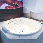 Bồn tắm TOTO PPY1720HPTE#P/ TVBF412 đặt sàn ngọc trai,có tay vịn, kèm ống thải TVBF412 - Ảnh 2