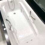 Bồn tắm TOTO PPYK1760ZLHPNE#P/ TVBF412/ DB505R-2B đặt sàn ngọc trai, có tay vịn, massage kèm ống thải TVBF412 - Ảnh 6