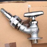 Vòi gắn tường TOTO T28UNH13 lạnh (kèm cút nối) - Ảnh 2