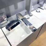 Vòi xả bồn tắm TOTO TBG02305BB nóng lạnh, dòng GR (3 lỗ), màu chrome, kèm tay sen - Ảnh 3