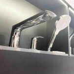 Vòi xả bồn tắm TOTO TBG04202BB nóng lạnh, dòng GA (4 lỗ), màu chrome, kèm tay sen - Ảnh 5