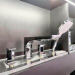 Vòi xả bồn tắm TOTO TBG07202A#MBL nóng lạnh, dòng GE (4 lỗ), màu đen mờ, kèm tay sen - Ảnh 2