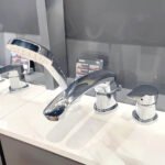 Vòi xả bồn tắm TOTO TBG09202A#PFG nóng lạnh, dòng GM (4 lỗ), màu Vàng pháp bóng, kèm tay sen - Ảnh 4