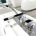 Vòi xả bồn tắm TOTO TBG10305AA nóng lạnh, dòng GB (3 lỗ), màu chrome, kèm tay sen - Ảnh 2