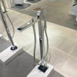 Sen cây bồn tắm TOTO TBG10306A/ TBN01105B - Ảnh 2