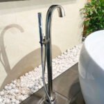 Sen cây bồn tắm TOTO TBP01301AA#MBL dòng Matsu đen mờ - Ảnh 2