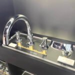 Vòi xả bồn tắm TOTO TBS02202BA nóng lạnh, dòng LN (4 lỗ), màu chrome, kèm tay sen - Ảnh 3