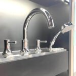 Vòi xả bồn tắm TOTO TBS02202BA nóng lạnh, dòng LN (4 lỗ), màu chrome, kèm tay sen - Ảnh 2