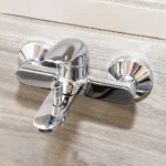 Vòi sen tắm TOTO TBS03302V/ TBW02005V nóng lạnh - Ảnh 2