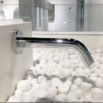 Vòi gắn tường TOTO TLE26010V cảm ứng - Ảnh 2