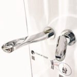 Vòi Lavabo TOTO TLG01311BB nóng lạnh, gắn tường, dòng GO (2 lỗ), màu Crom bóng - Ảnh 3