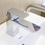 Vòi lavabo TOTO TLG02301B#MBL nóng lạnh dòng GR đen mờ ,cao 13cm - Ảnh 2