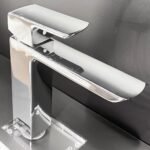 Vòi lavabo TOTO TLG02304B#PN nóng lạnh dòng GR mạ Nikel bóng ,cao 21cm - Ảnh 5