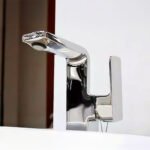 Vòi lavabo TOTO TLG02309BB nóng lạnh dòng GR - Ảnh 3