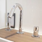 Vòi lavabo TOTO TLG11201B#MBL nóng lạnh, dòng GF (3 lỗ) đen mờ - Ảnh 2