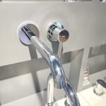 Vòi lavabo TOTO TLG11308BA nóng lạnh, gắn tường, dòng GF (2 lỗ) - Ảnh 3