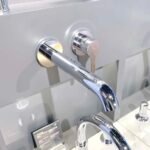 Vòi Lavabo TOTO TLS01309B nóng lạnh, gắn tường, dòng LB (2 lỗ) - Ảnh 3