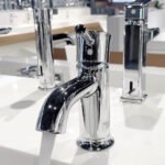 Vòi lavabo TOTO TLS02301V nóng lạnh - Ảnh 2