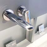 Vòi Lavabo TOTO TLS04309B nóng lạnh, gắn tường, dòng LF (2 lỗ) - Ảnh 3