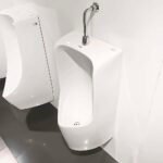 Bồn tiểu nam TOTO UT570T#XW treo tường - Ảnh 4