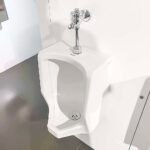 Bồn tiểu nam TOTO UT57S#W treo tường - Ảnh 2