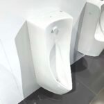 Bồn tiểu nam TOTO UT901H#XW treo tường - Ảnh 2