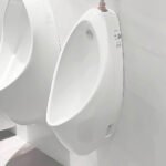 Bồn tiểu nam TOTO UT904N#XW treo tường - Ảnh 2